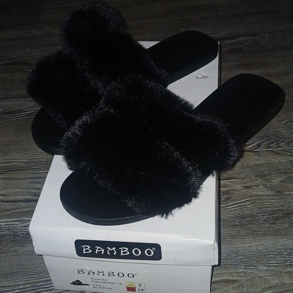 Bamboo Fullmoon-15 black faux fur slide on sandals slippers Sz 8 NWB